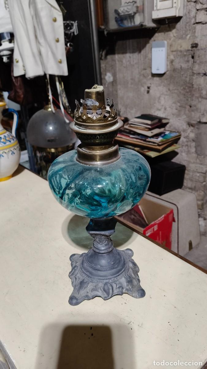 Antig&uuml;edades: Lampe a p&eacute;trole r&eacute;servoir boule verre souffl&eacute; bronze et laiton 1900