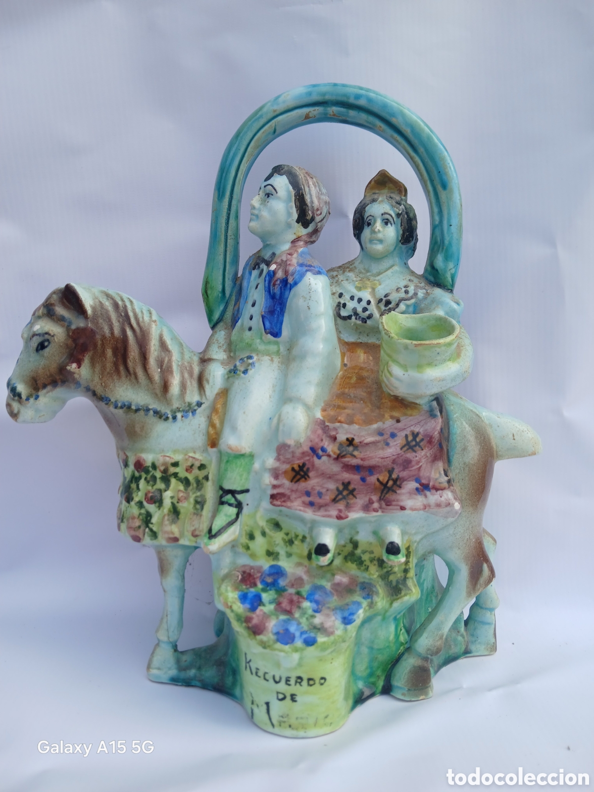 Antig&uuml;edades: ANTIGUO BOTIJO DE MANISES PERSONAJES MONTADOS A CABALLO * RECUERDO DE MADRID *