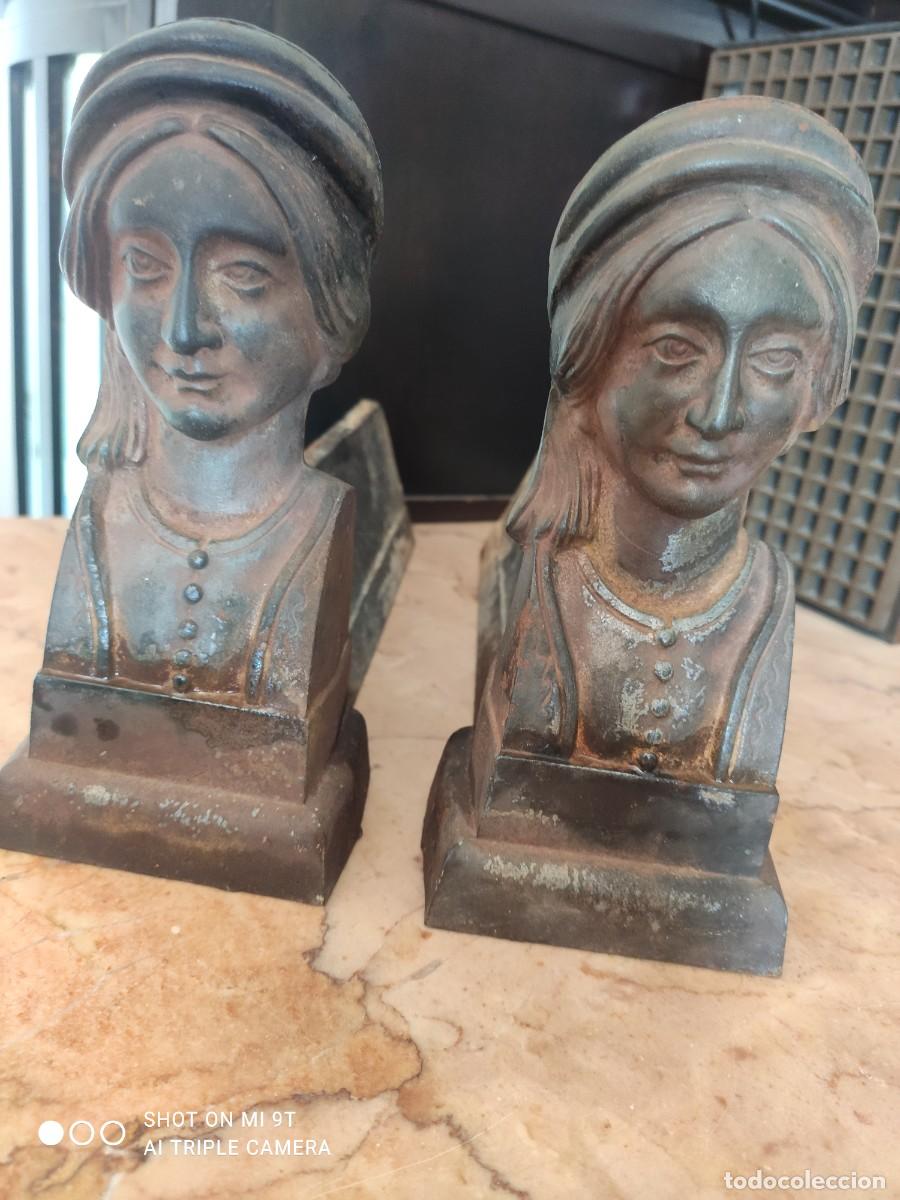 Antig&uuml;edades: Pareja de morillos de hierro fundido. - Foto 2