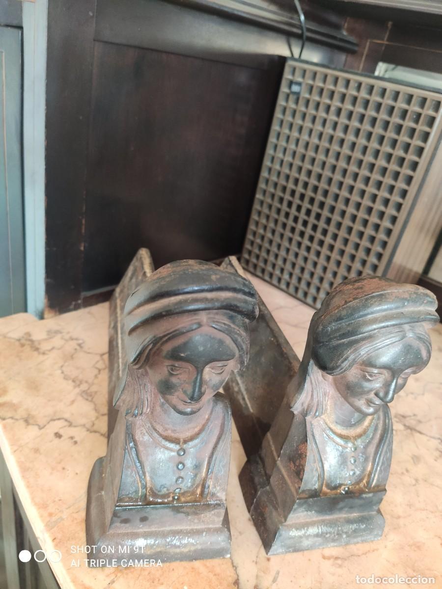 Antig&uuml;edades: Pareja de morillos de hierro fundido. - Foto 3