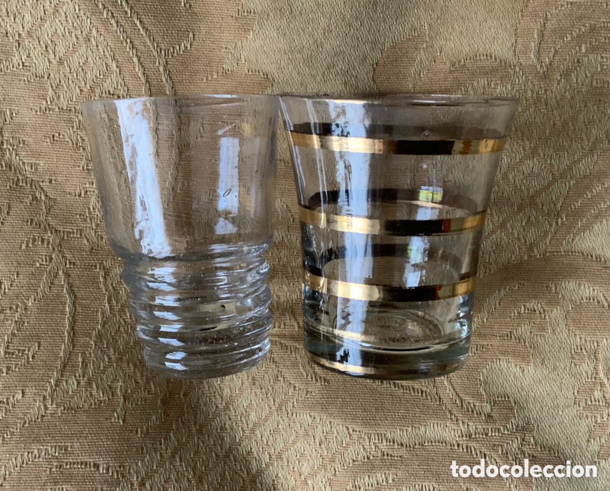 Antig&uuml;edades: 2 ANTIGUOS VASOS DE CHUPITOS