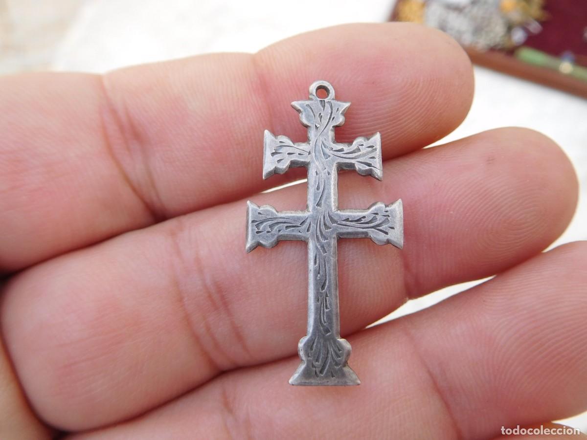 Antiques: Cruz antigua de plata Caravaca?