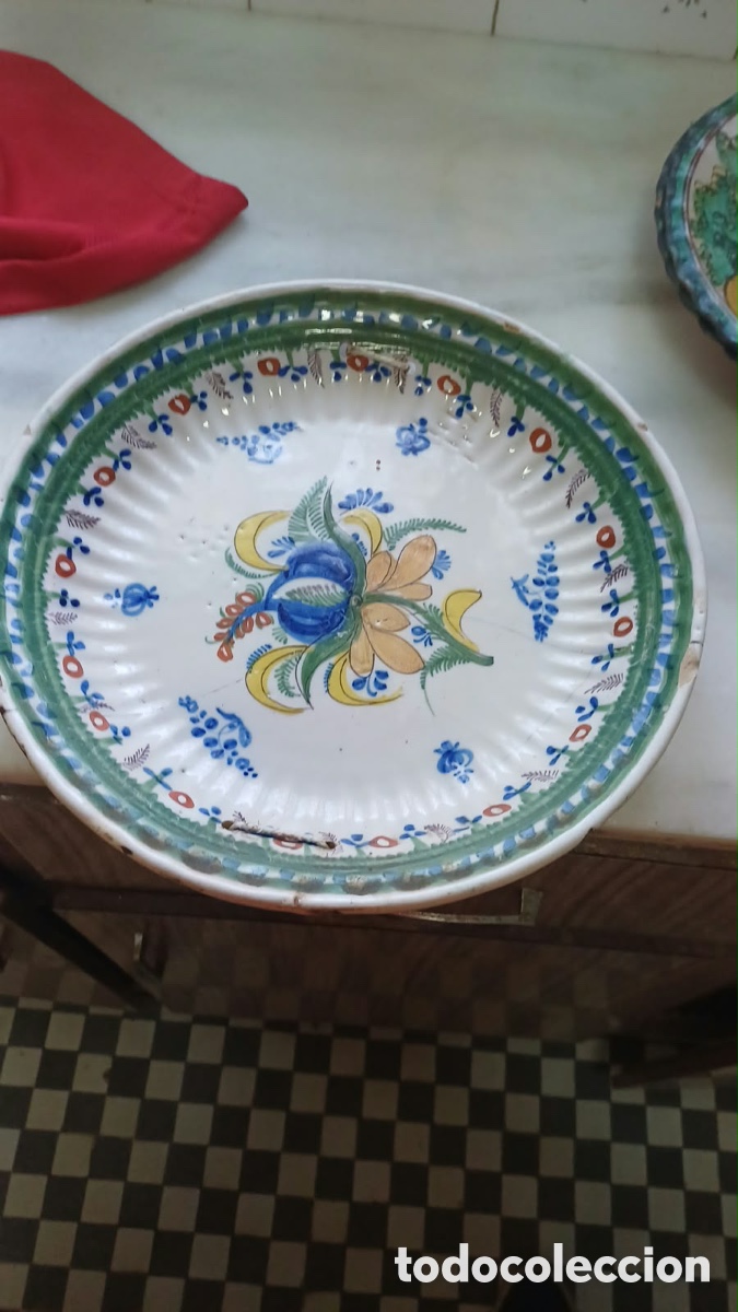 Antig&uuml;edades: Antiguo Plato Cer&aacute;mica de Manises (S. XIX-XX) - Con La&ntilde;as / Reparaci&oacute;n de &Eacute;poca