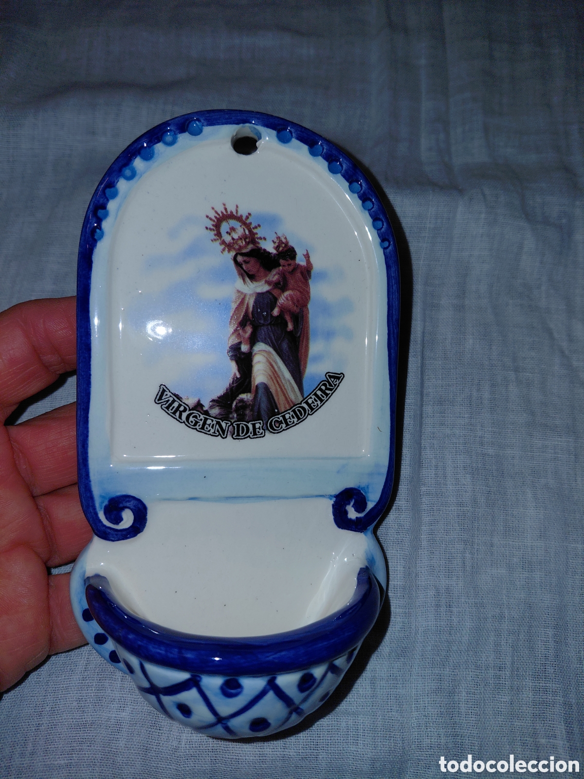 Antig&uuml;edades: BENDITERA DE PORCELANA VIRGEN DE CEDEIRA