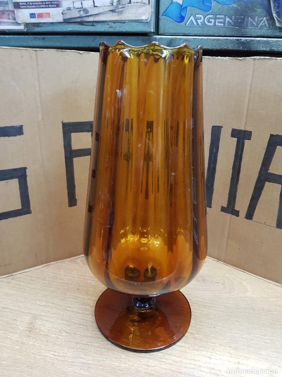 Antig&uuml;edades: ANTIGUO FLORERO DE CRISTAL