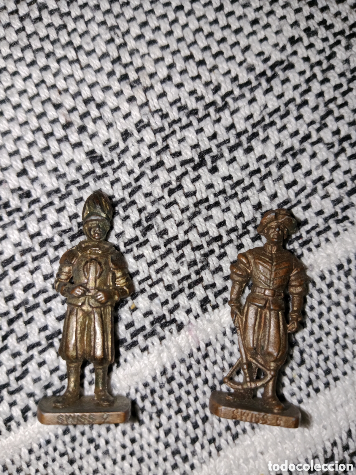 Antig&uuml;edades: 2 soldados Kinder swiss