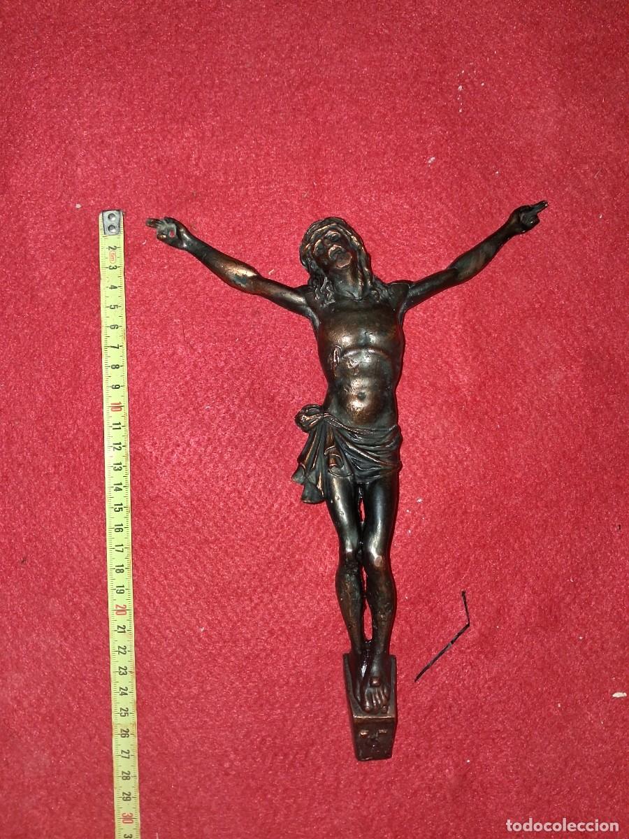 Antig&uuml;edades: Cristo crucificado en bronce - Foto 1