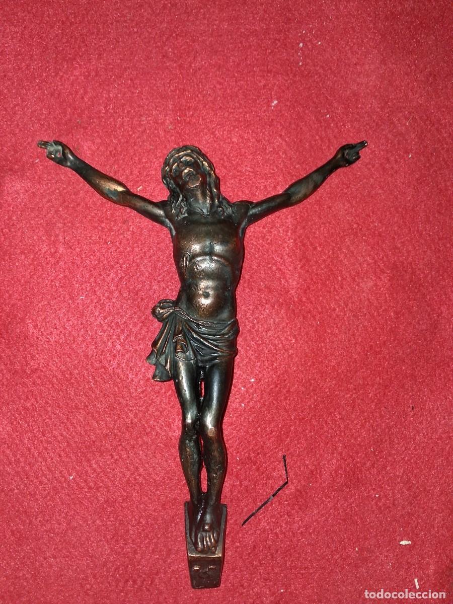 Antig&uuml;edades: Cristo crucificado en bronce - Foto 2