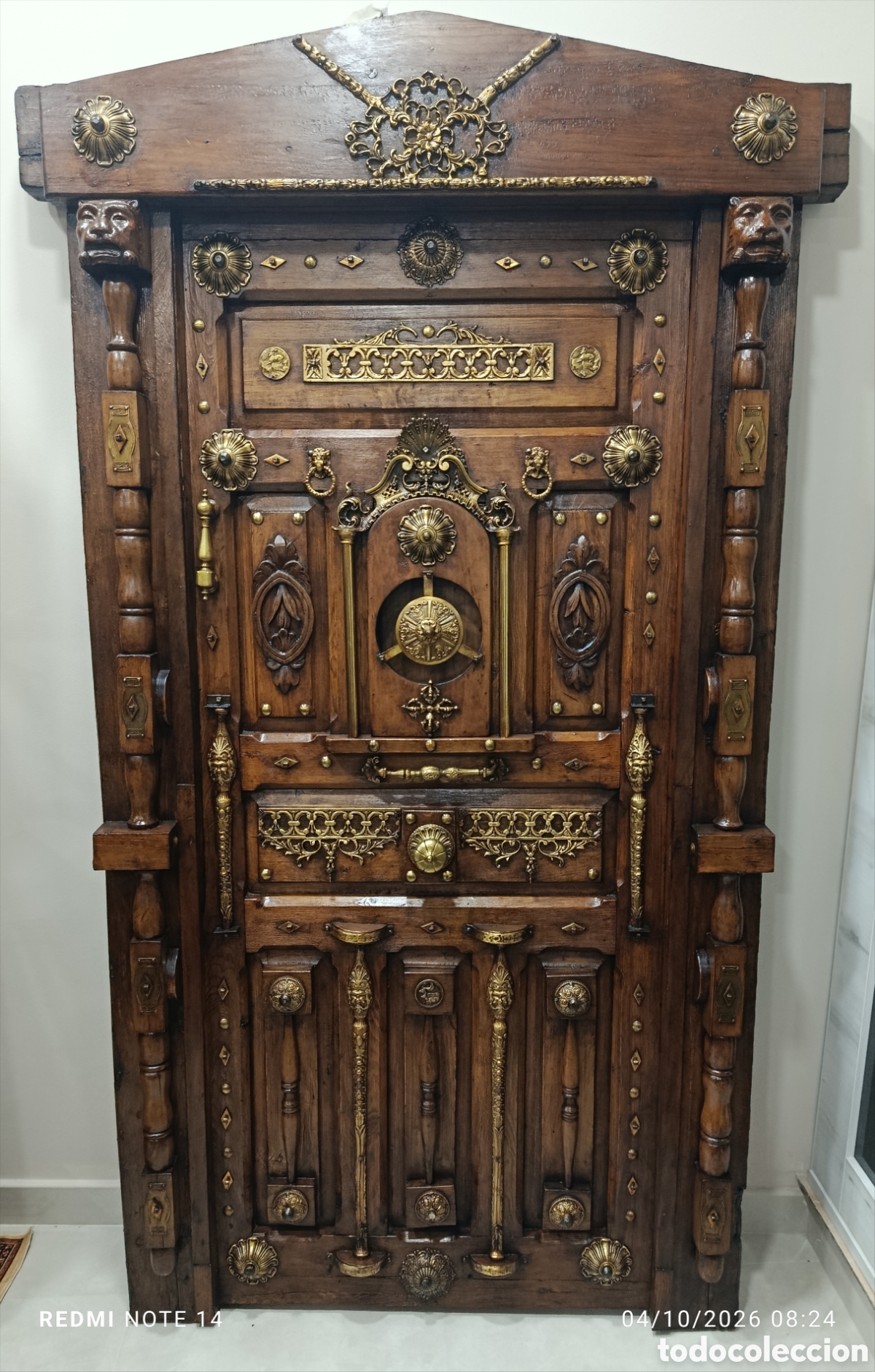 Antig&uuml;edades: Puerta de madera,metal y bronce - Foto 4