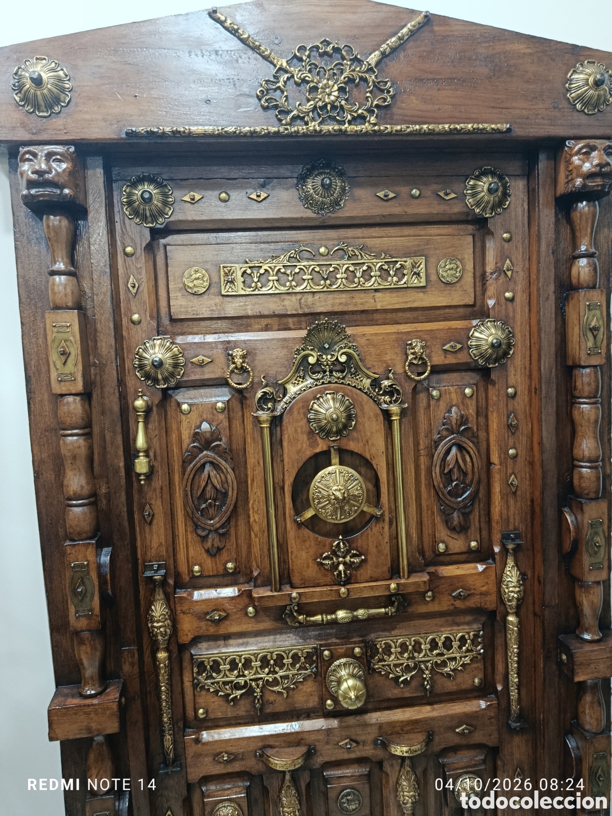 Antig&uuml;edades: Puerta de madera,metal y bronce - Foto 5