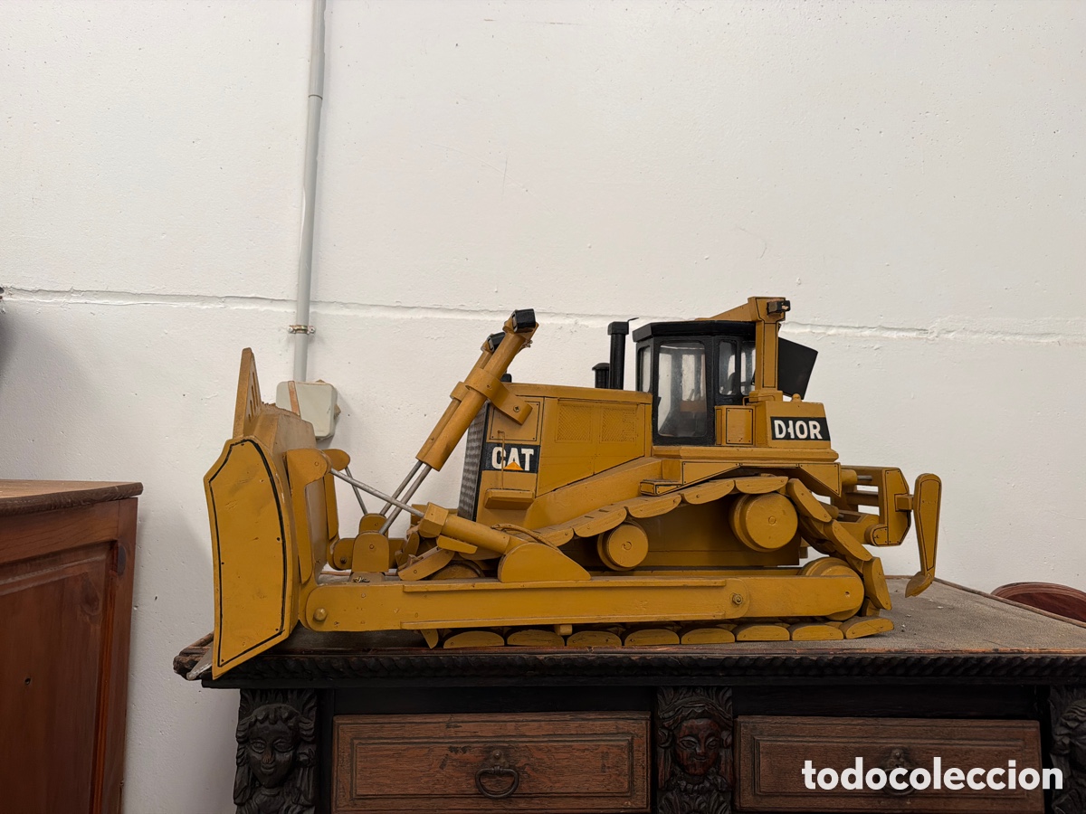 Antig&uuml;edades: Caterpillar maqueta de madera - Foto 1
