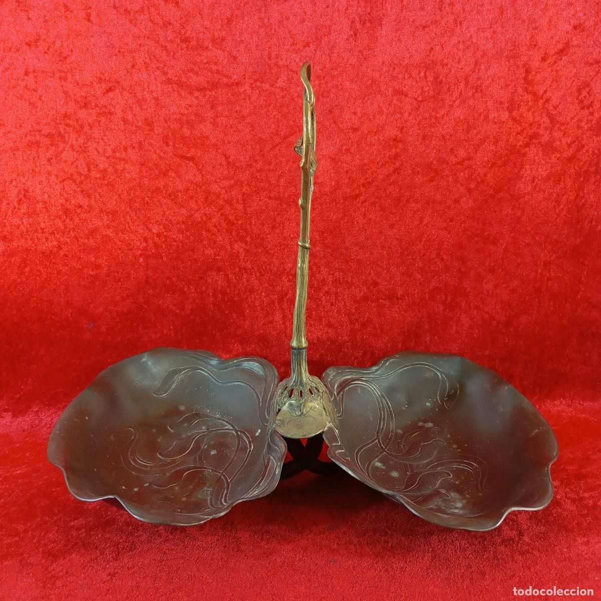 Antig&uuml;edades: PRECIOSO CENTRO DE MESA MODERNISTA - MOTIVOS FLORALES - PARA RESTAURAR FALTA 2 PATAS - 37 X 32 CM
