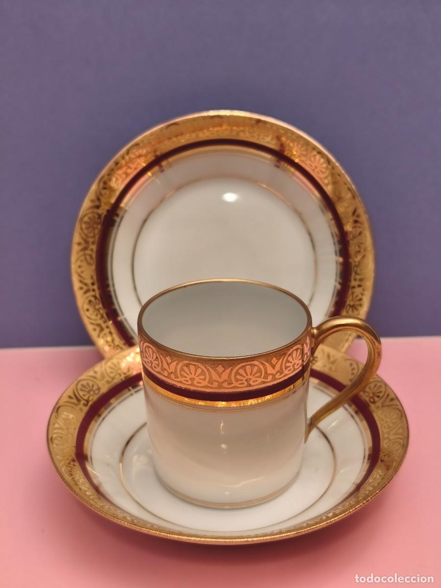 Antig&uuml;edades: TAZA DE CAF&Eacute; Y DOS PLATOS EN FINA PORCELANA DE LIMOGES