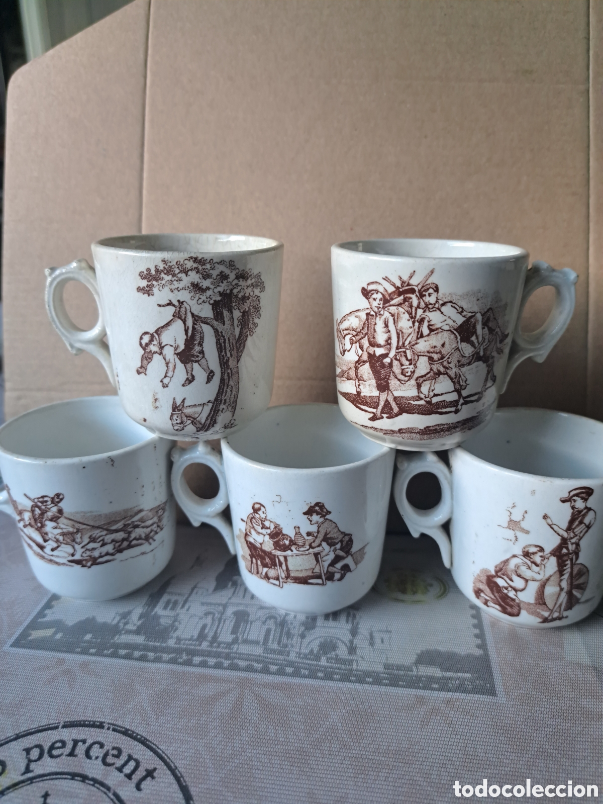 Antig&uuml;edades: 5 TAZAS CAFE SOLO. S XIX. ESTAMPACION QUIJOTE