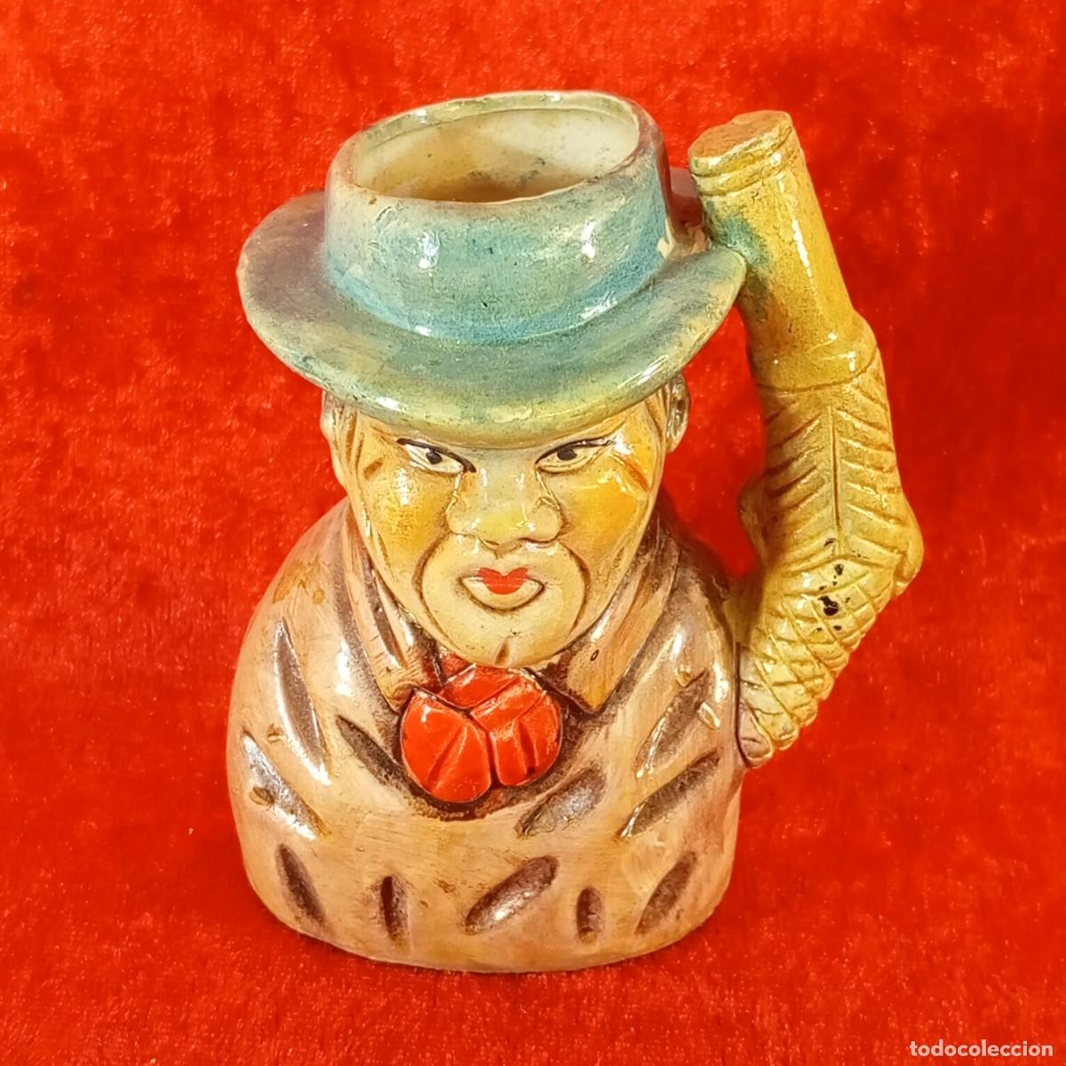 Antig&uuml;edades: JARRA POLICROMADA A MANO - PERSONAJE CARICATURESCO - RARA - 9 CM