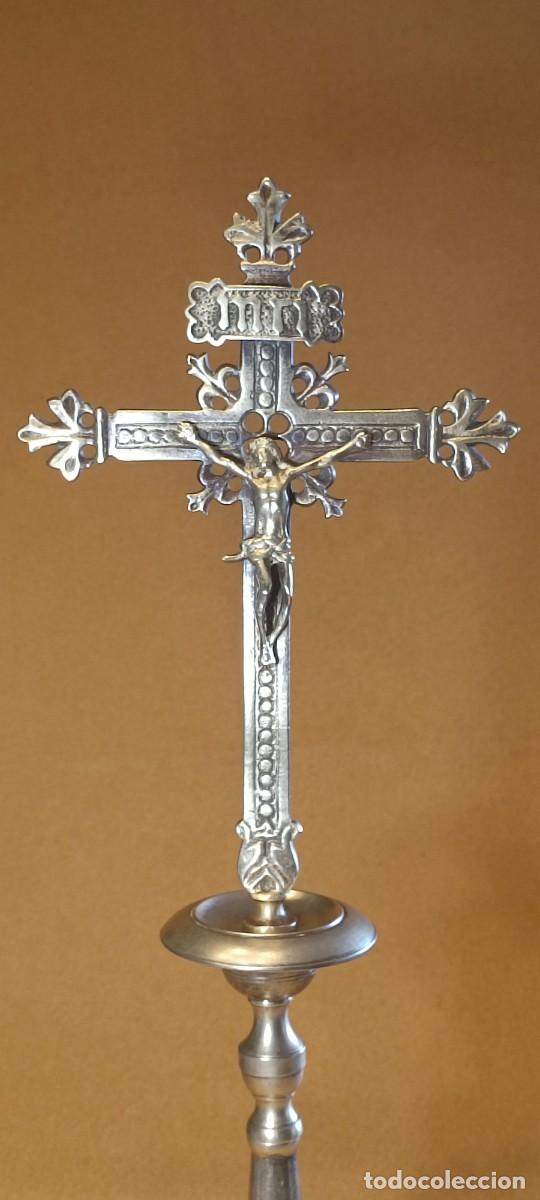 Oggetti Antichi: Antiguo Crucifijo de Altar / Capilla - Siglo XIX - Bronce Macizo (54 cm)