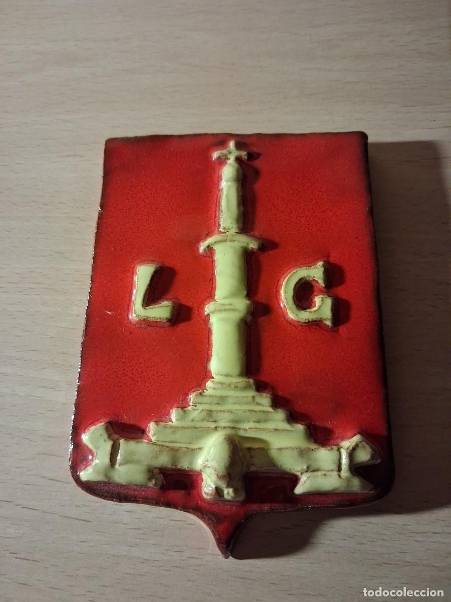 Antig&uuml;edades: Bonito Escudo de Arcilla