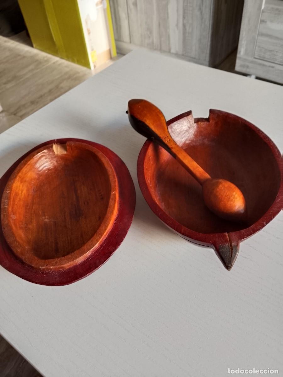 Antig&uuml;edades: Recipiente de madera con forma de tortuga - Foto 2