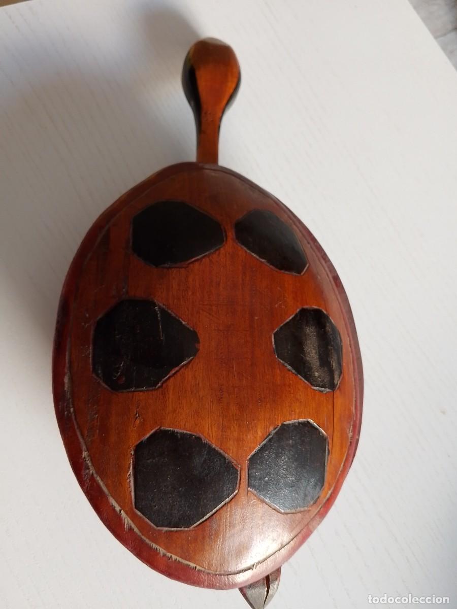 Antig&uuml;edades: Recipiente de madera con forma de tortuga - Foto 4