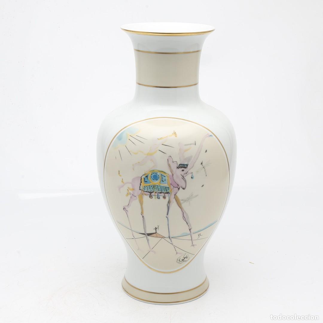 Antiquit&eacute;s: Salvador Dal&iacute; -Jarr&oacute;n porcelana alemana Kaiser de la serie Apocalipsis Daliniano. Numerado &rdquo;40&rdquo;