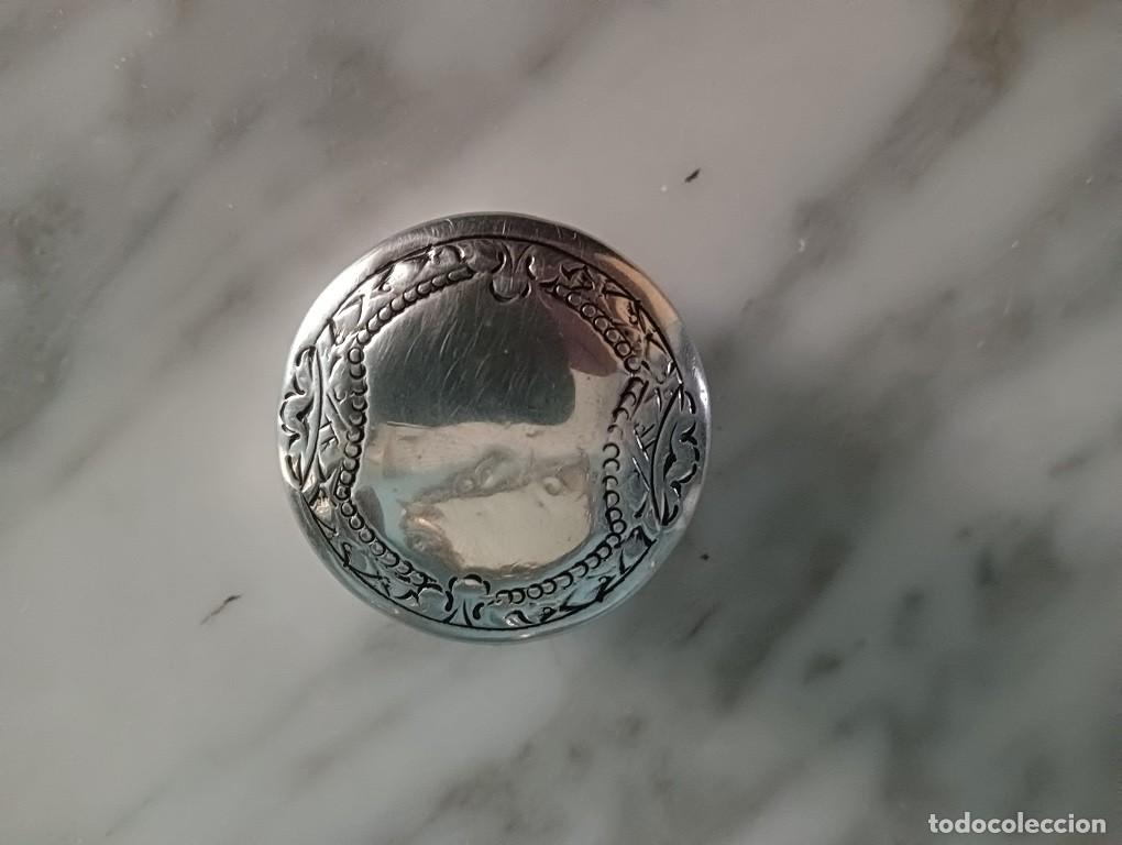 Antig&uuml;edades: PASTILLERO DE PLATA DE LEY - Foto 1