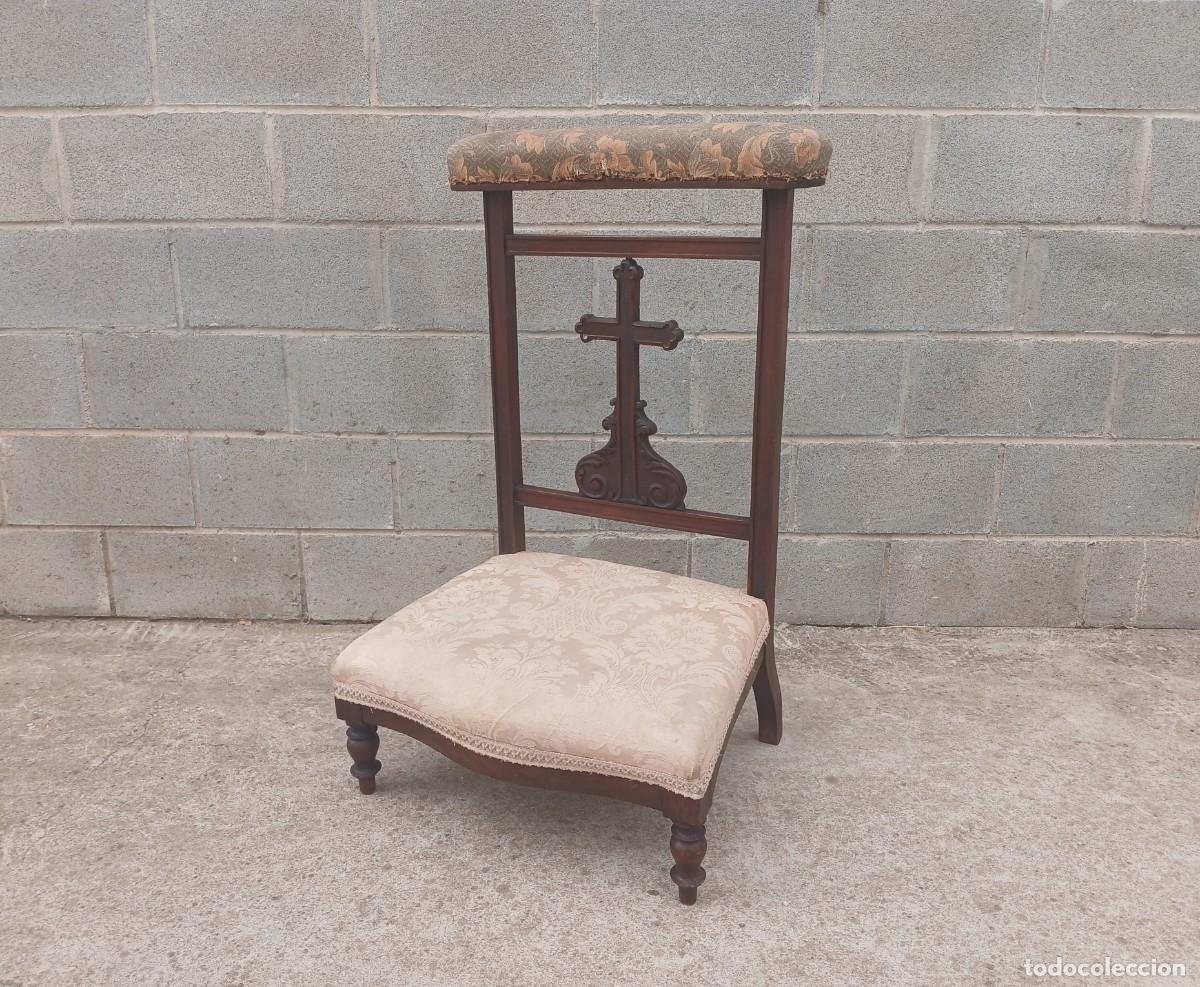 Antig&uuml;edades: Reclinatorio antiguo de iglesia. - Foto 2
