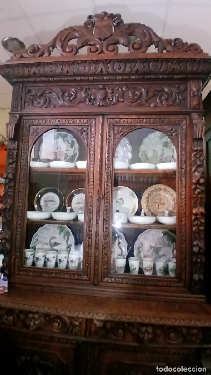 Antig&uuml;edades: Aparador Henry II 1890 adaptado a vitrina