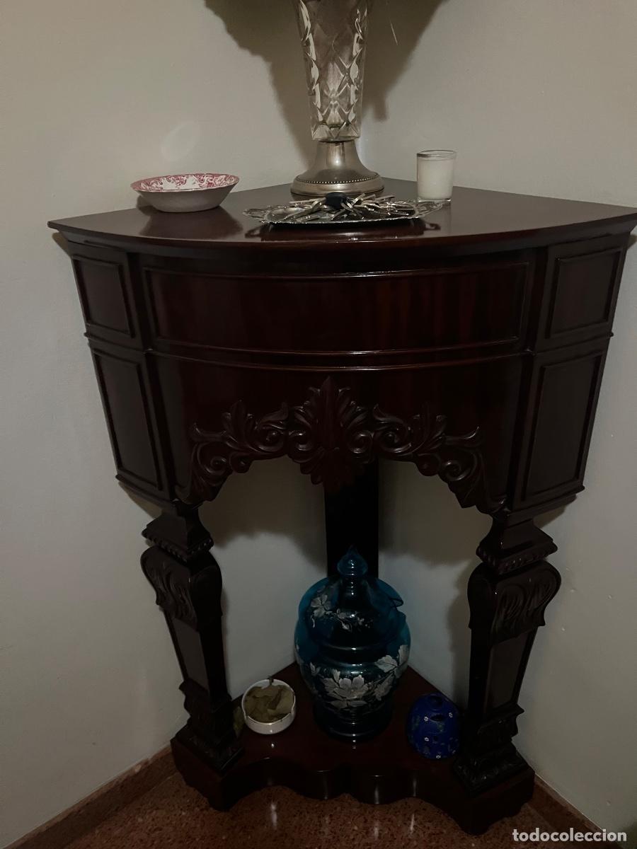 Antig&uuml;edades: Rinconera de caoba del siglo XIX
