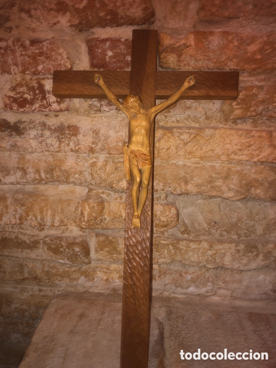Antig&uuml;edades: Antiguo crucifijo cristo crucificado (estilo Olot)