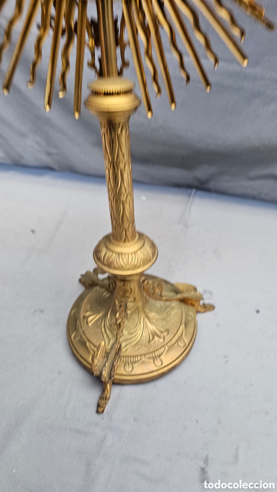 Antig&uuml;edades: Antigua Custodia de lat&oacute;n y bronce - Foto 5