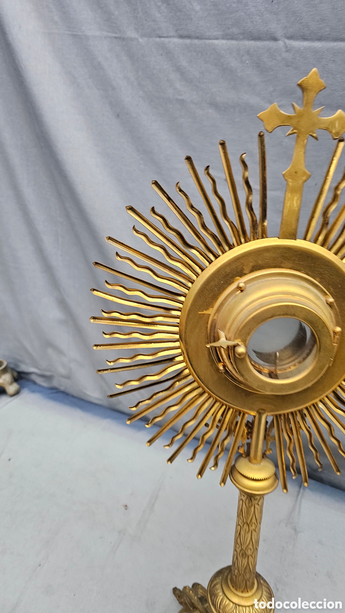 Antig&uuml;edades: Antigua Custodia de lat&oacute;n y bronce - Foto 6