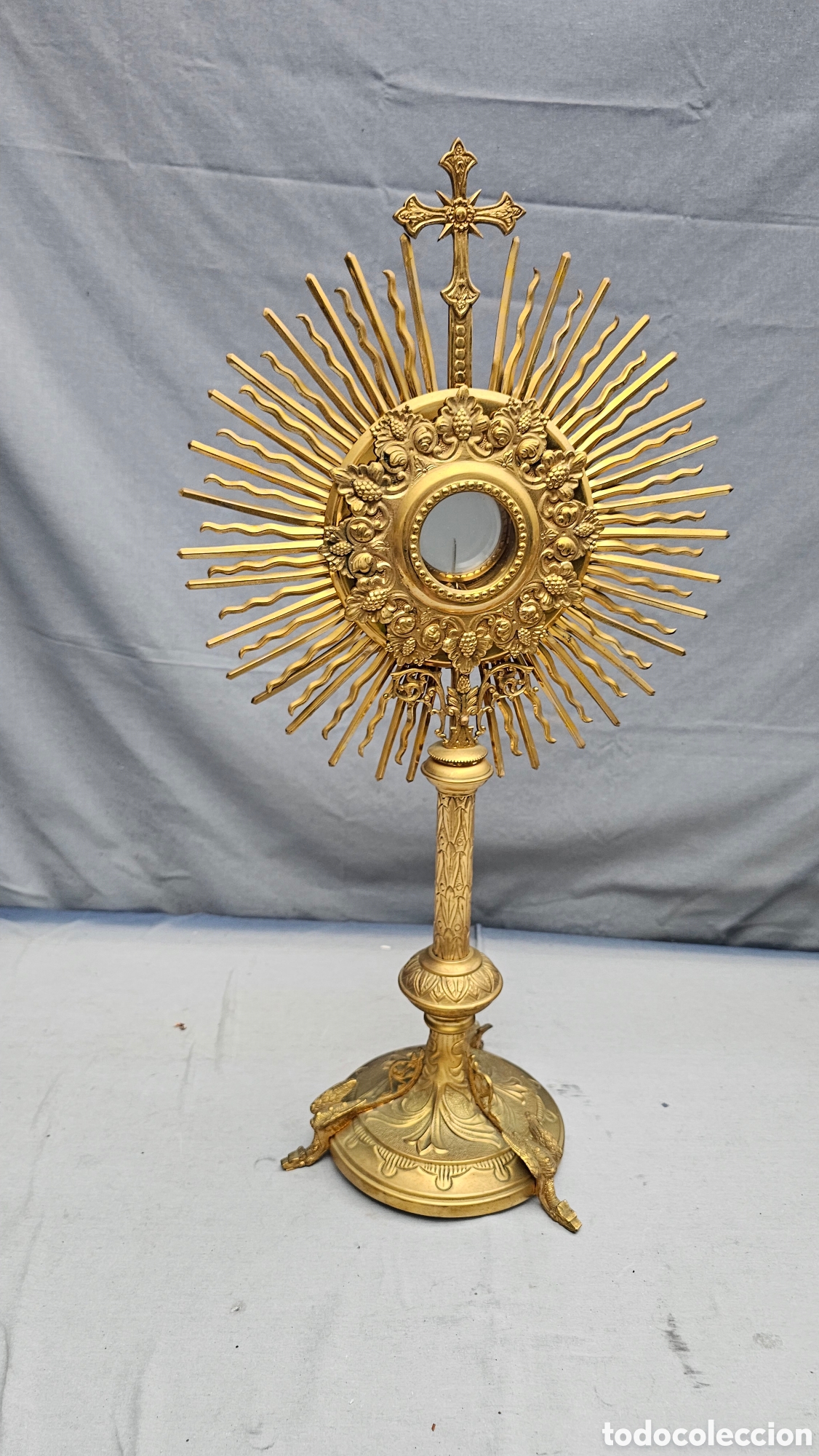 Antig&uuml;edades: Antigua Custodia de lat&oacute;n y bronce - Foto 12
