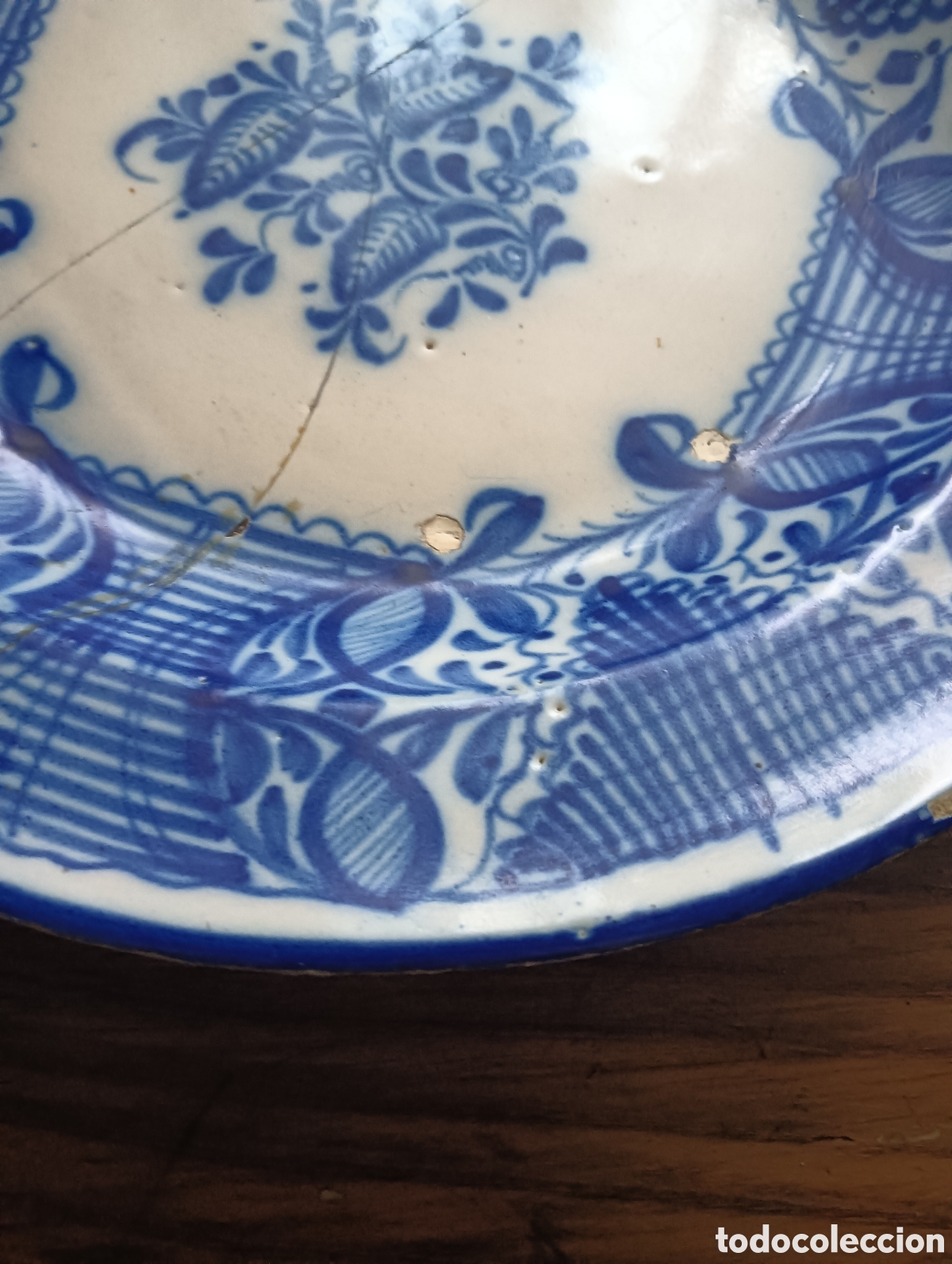 Antig&uuml;edades: Gran Plato Fuente de Manises (S. XIX) - 36 cm (La&ntilde;ado)