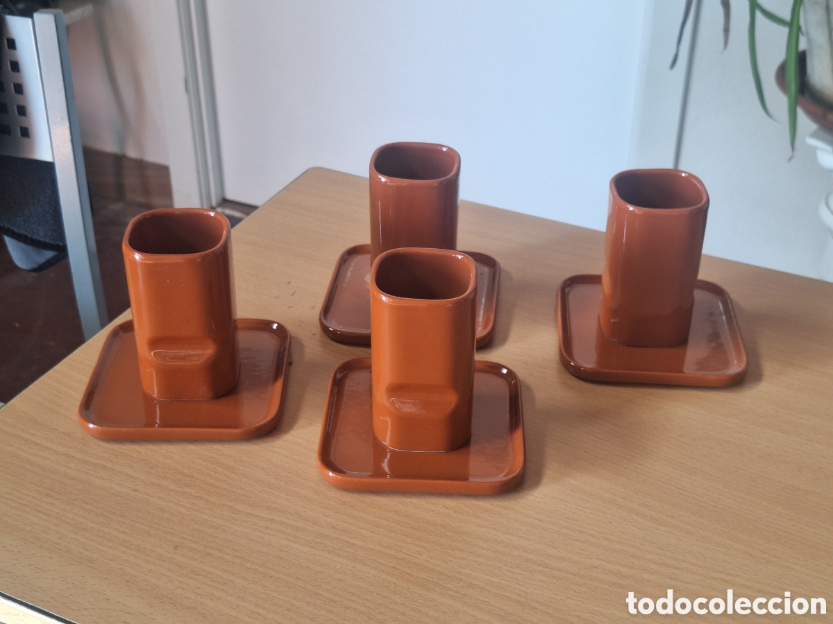 Antig&uuml;edades: Juego de 4 tazas caf&eacute; Sakura , cer&aacute;mica Franco Pozzi dise&ntilde;ado por Makio Hasuike