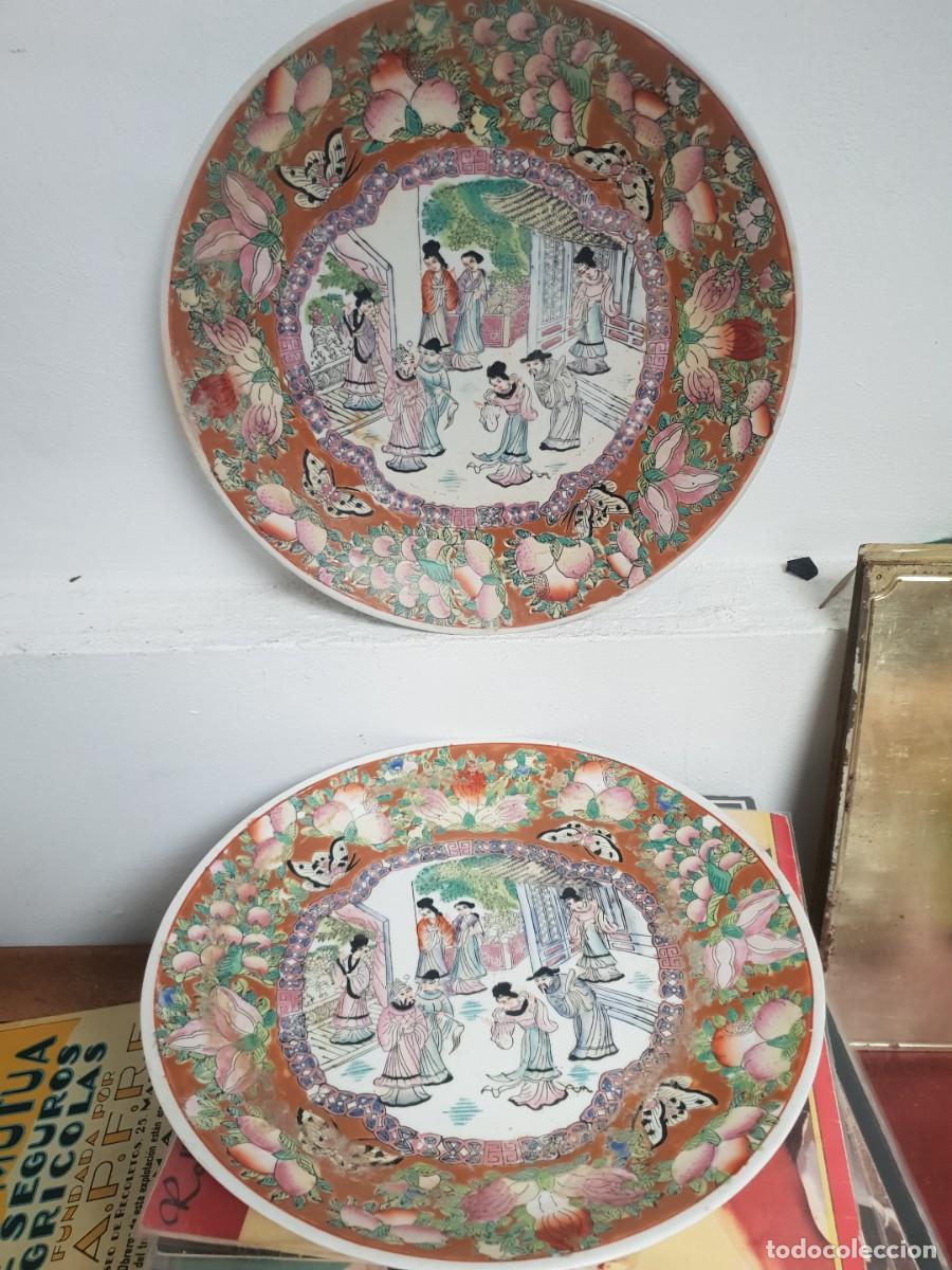Antig&uuml;edades: Pareja de platos porcelana chinos familia rosa mitad siglo xx grandes
