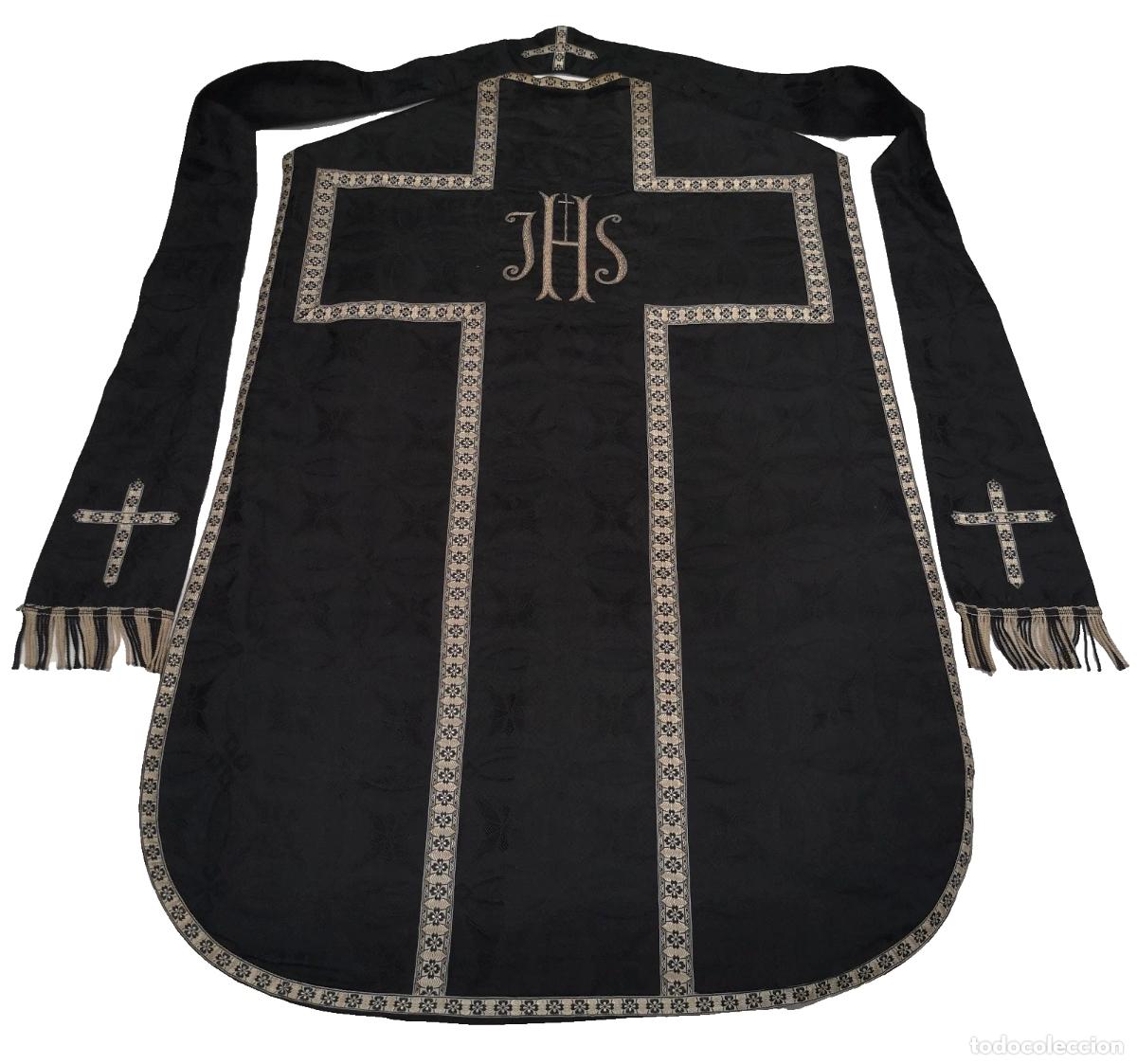 Antig&uuml;edades: Antiguo Casulla religiosa, con estola. Damasco Negro, con bordados a mano