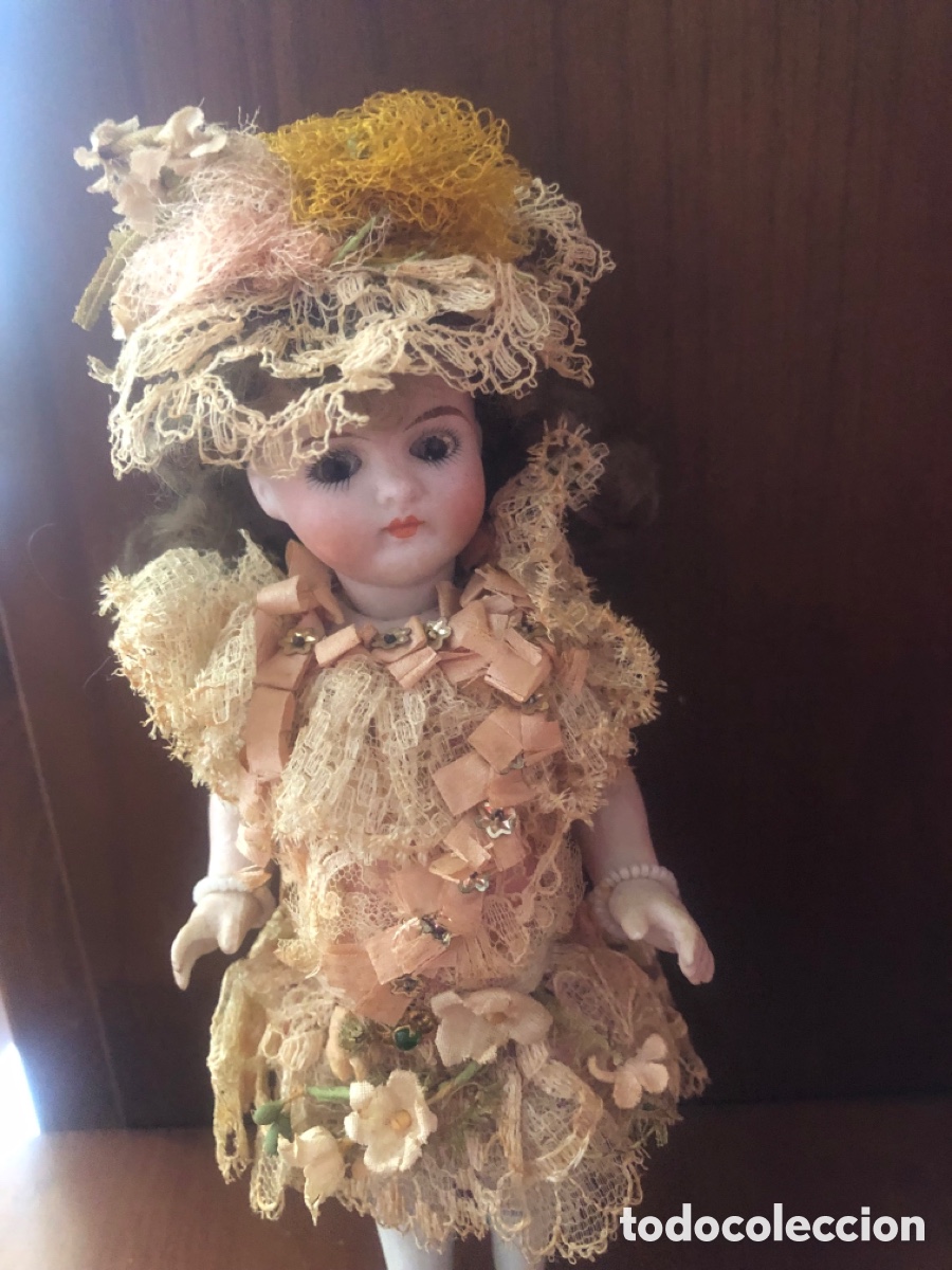 Antig&uuml;edades: Mu&ntilde;eca s.XIX en perfecto estado de conservaci&oacute;n.