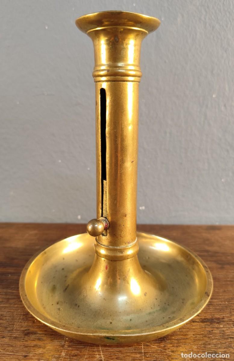 Antig&uuml;edades: Candelabro o candelero de empuje en bronce siglo XIX
