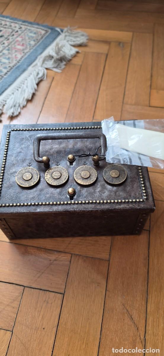 Antig&uuml;edades: Preciosa caja caudales inglesa siglo XIX con combinacion