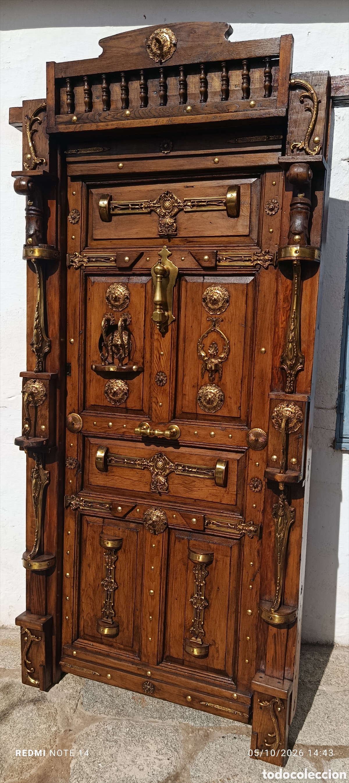 Antig&uuml;edades: Puerta de madera y bronce - Foto 7