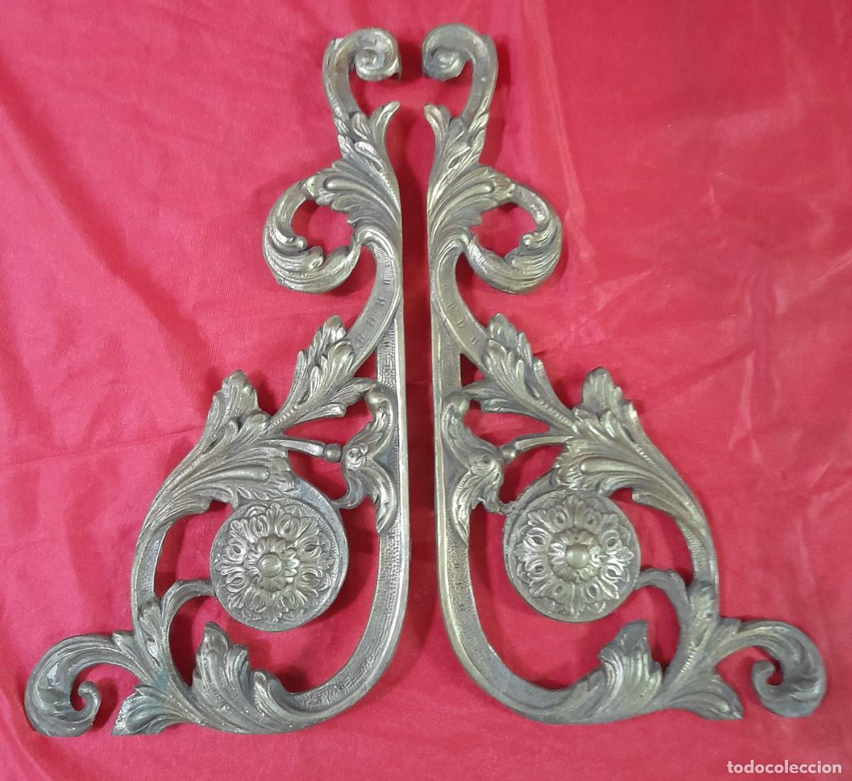 Antig&uuml;edades: Pareja de antiguos adornos / apliques de fundici&oacute;n, estilo Luis XV, decoraci&oacute;n de muebles o esquinas