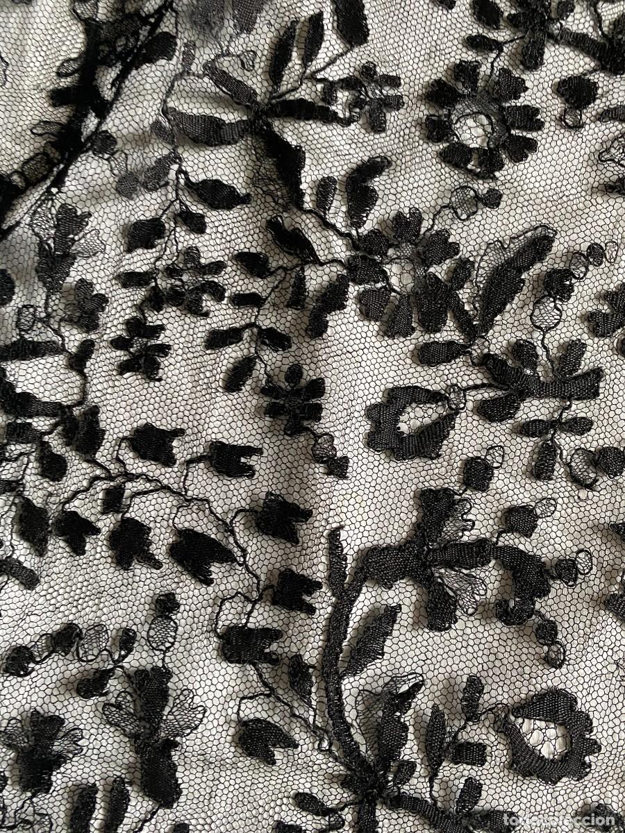 Antiquit&eacute;s: Mantilla antigua cordobesa de encaje