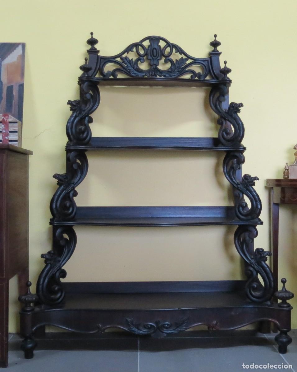 Antig&uuml;edades: Estante/Louceiro em madeira entalhada representando drag&otilde;es; Fabrico de cerca de 1900; Altura-1.47cm