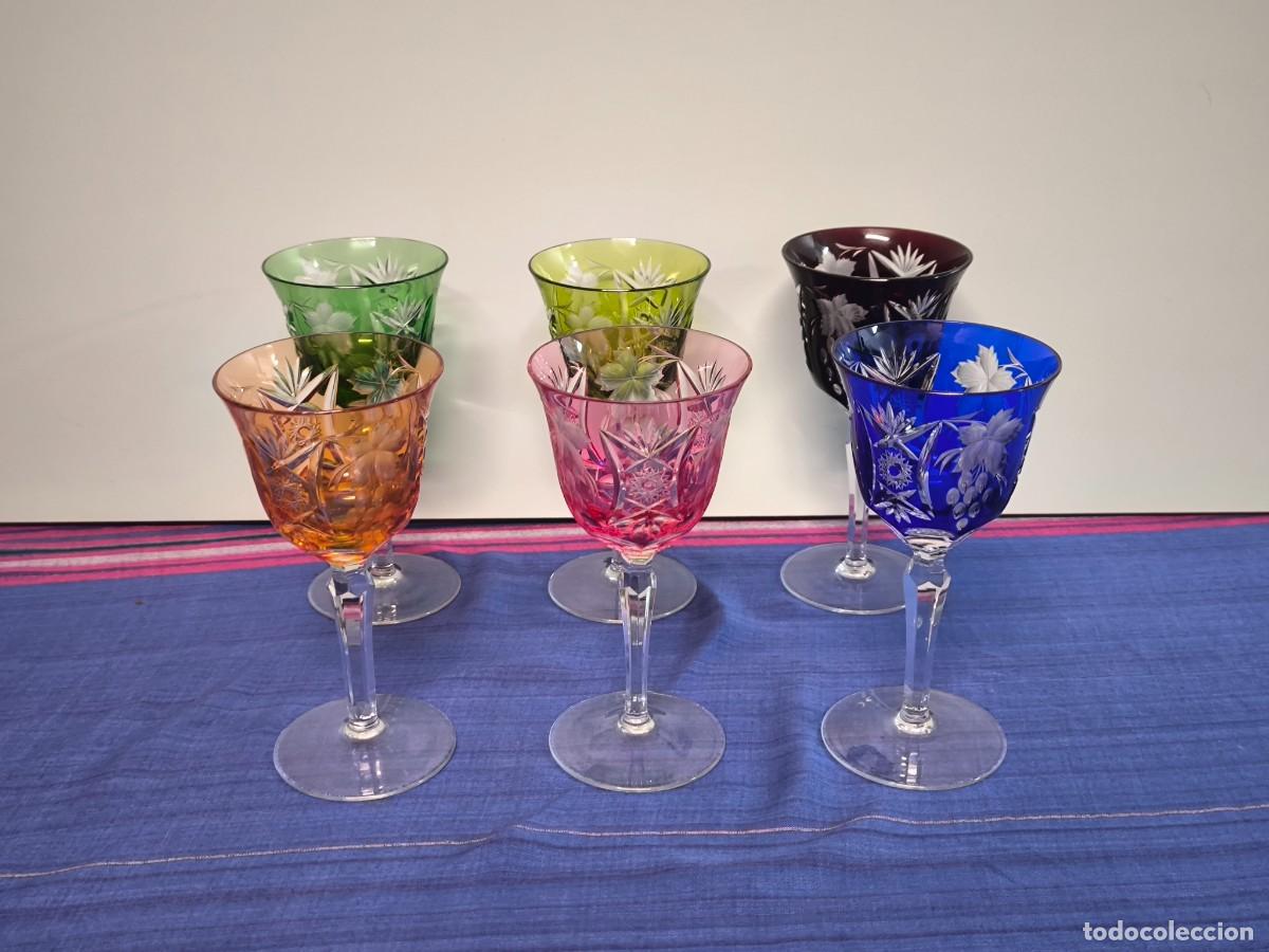 Antig&uuml;edades: JUEGO DE 6 COPAS EN CRISTAL TALLADO DE COLORES DE BOHEMIA