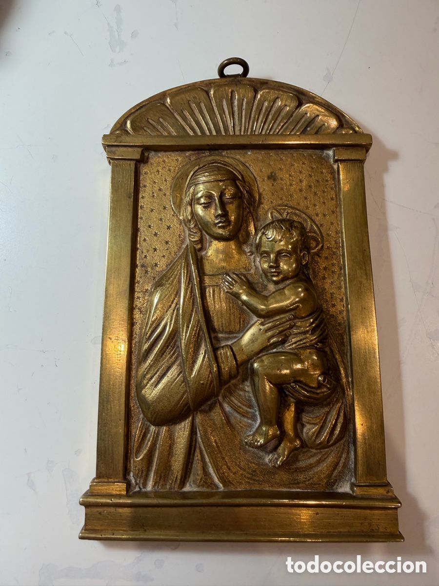 Antig&uuml;edades: Placa relieve bronce Virgen con Ni&ntilde;o 20x13 cm