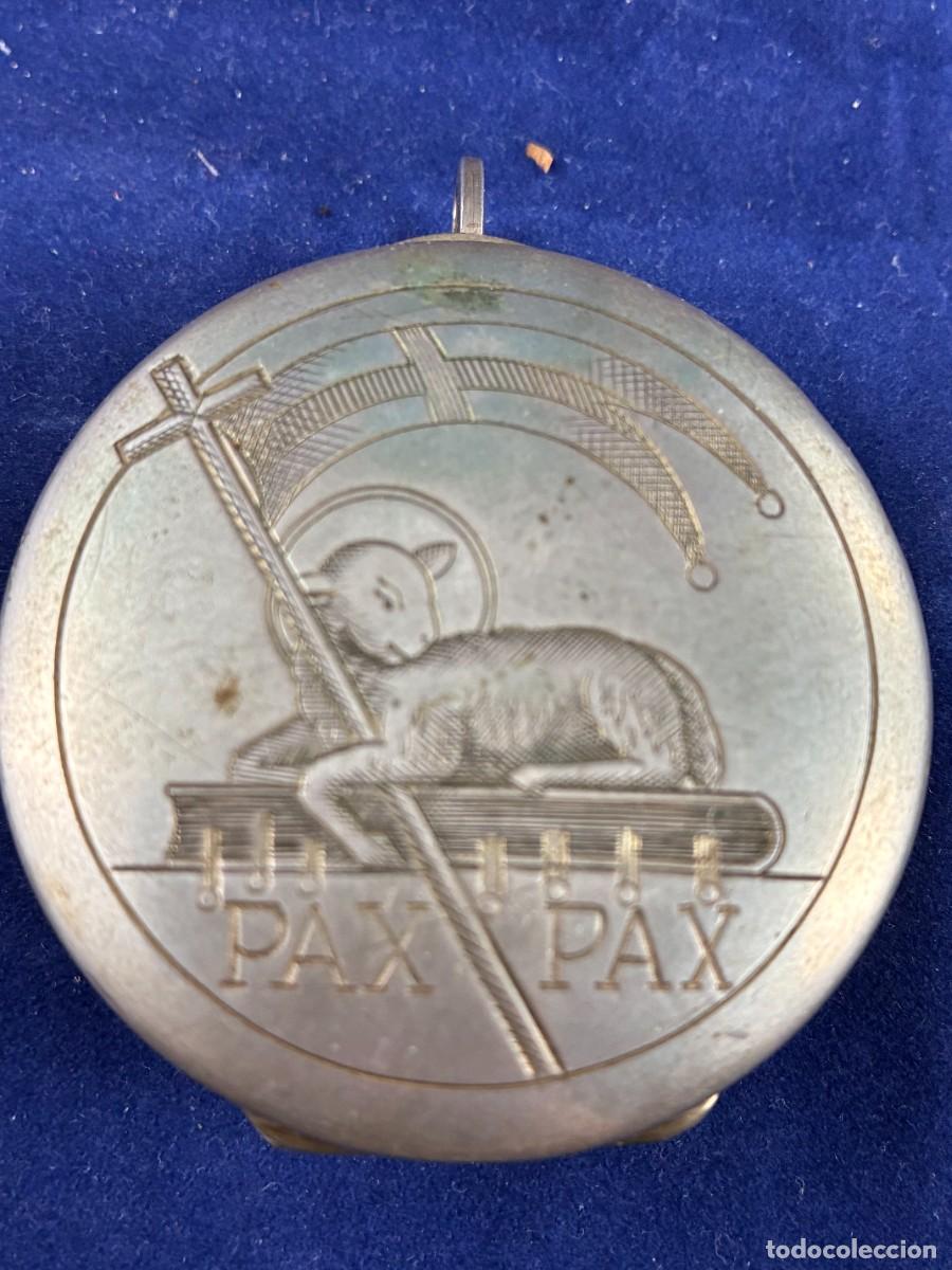 Antig&uuml;edades: Ostiario Portavi&aacute;tico Plata 800 Vermeil S. XIX Agnus Dei Pax C&oacute;dice Aranjuez - Muy Buen Estado