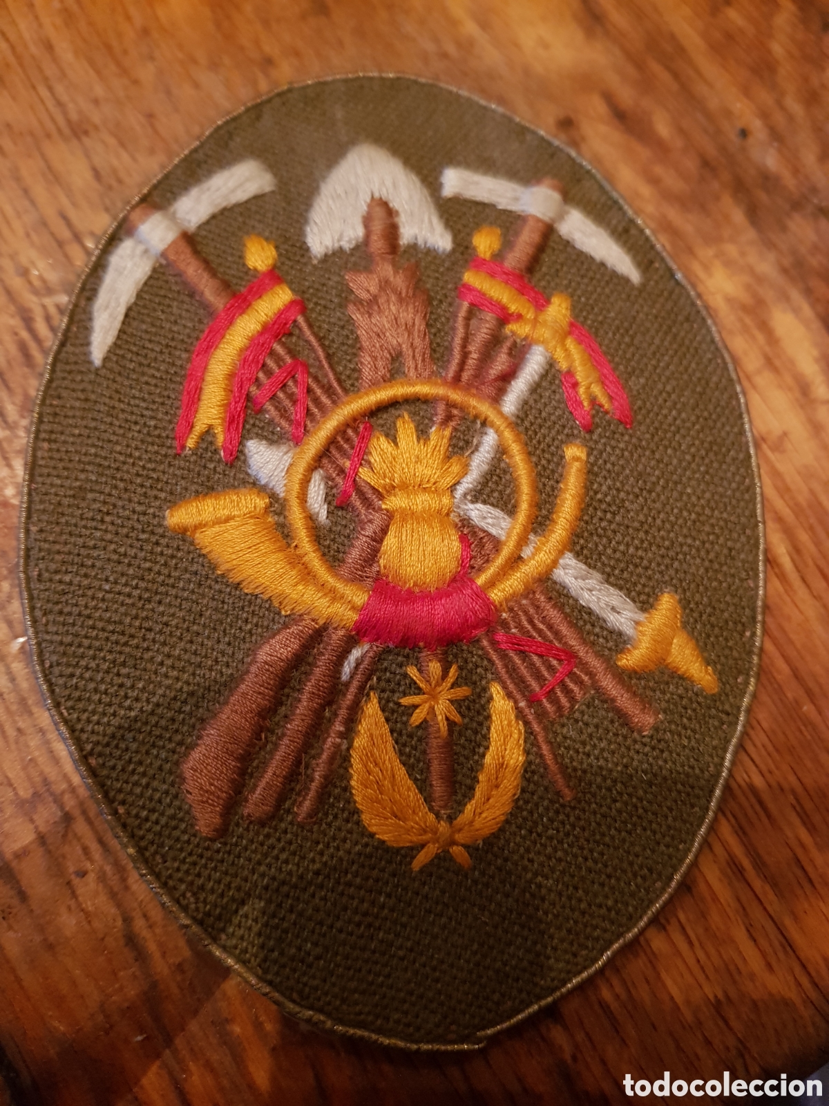 Antig&uuml;edades: ANTIGUO PARCHE MILITAR BORDADO