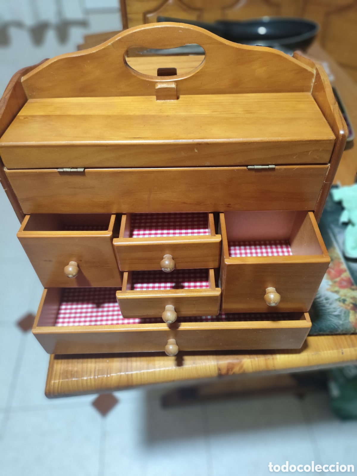 Antig&uuml;edades: Costurero de madera vintage - Foto 6