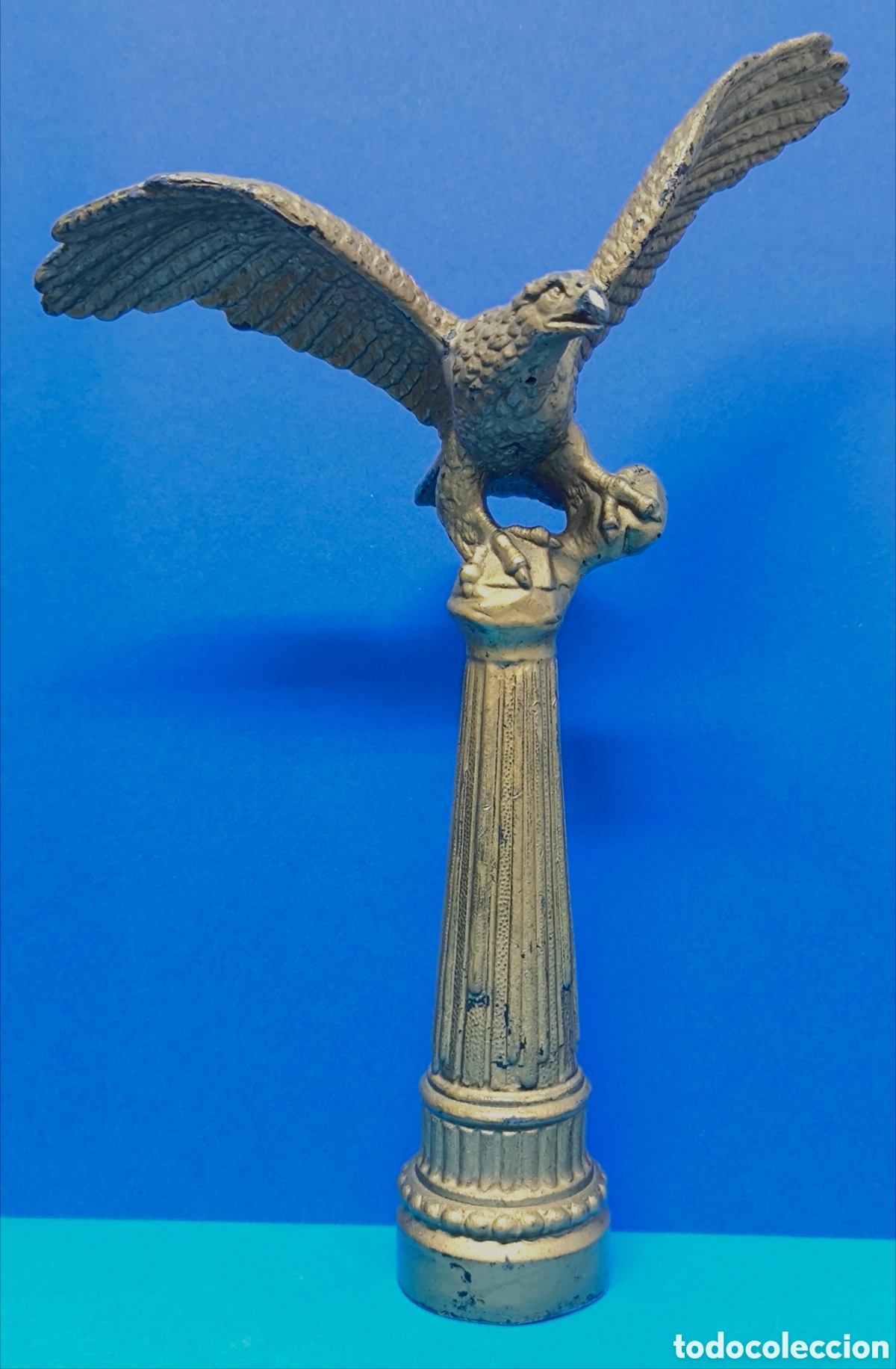 Antiguidades: GRAN &Aacute;GUILA MET&Aacute;LICA DE ESTANDARTE