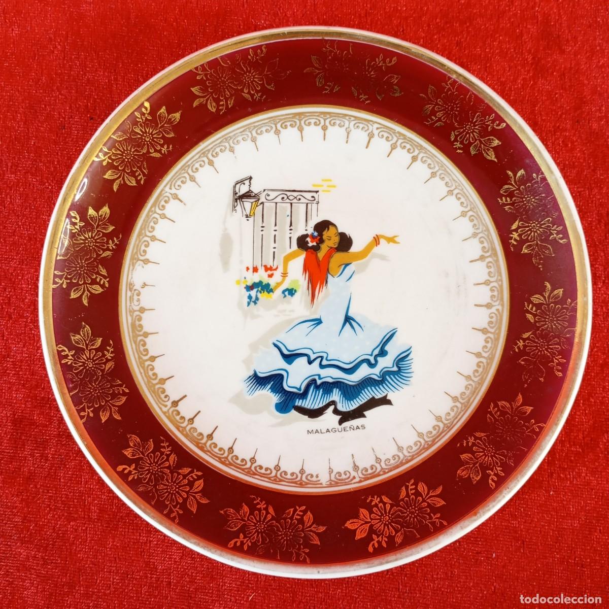 Antig&uuml;edades: PRECIOSO PLATO DECORATIVO CON ELEMENTOS DECORATIVOS EN PAN DE ORO - MALAGUE&Ntilde;AS - BAILADORAS